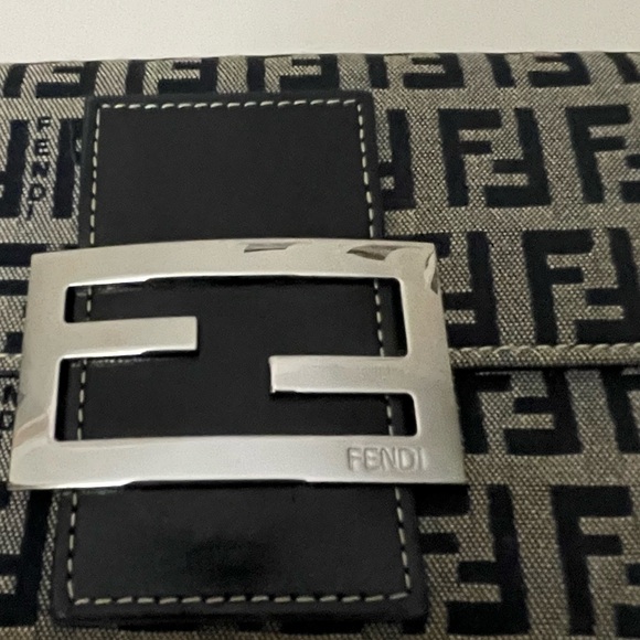 Fendi Wallet - Picture 3 of 9